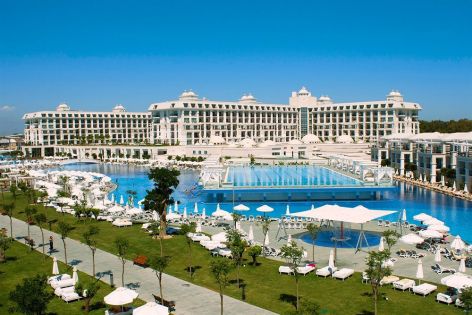 Нова Година 2026 в Анталия с 4 нощ. в TITANIC DELUXE GOLF BELEK 5*, Белек  автобус от София, Пловдив, Стара Загора, Варна и Бургас